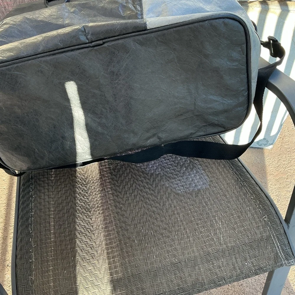 Sherpani Cali Tyvek Black/Gray Weekender Bag